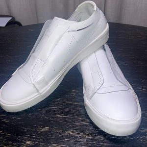 Nike Blazer Low Slip On Kickdown Triple All-White Slip-On Sneaker CJ1651-100